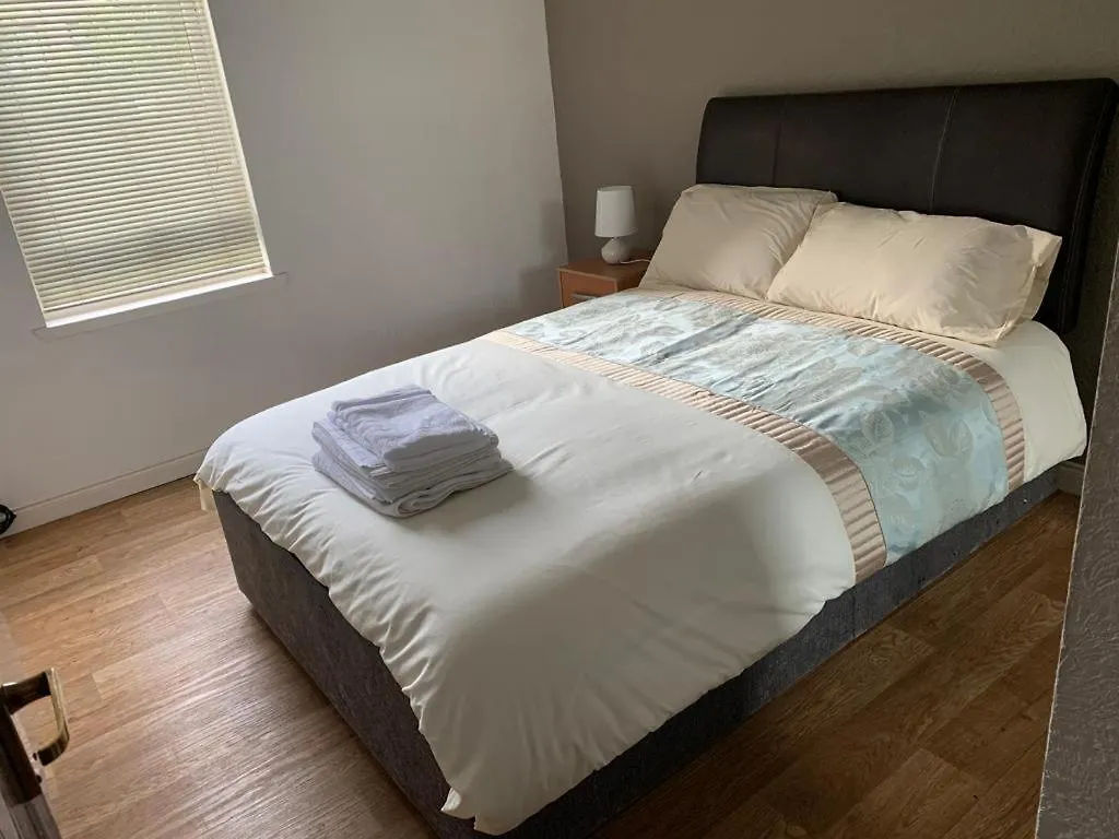 2 Bedroom Central Apartment Edimburgo