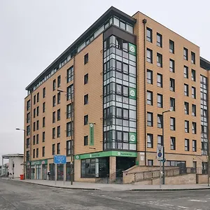Apartment And Ensuite Bedrooms With Shared Kitchen At Fountainbridge In, Edinburgh